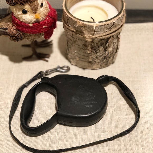 SOLD - Flexi Retractable Dog Leash - Picture 2 of 2